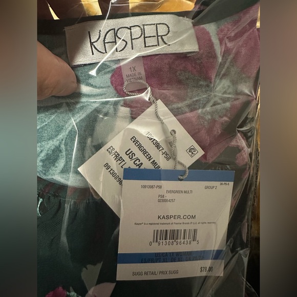 Kasper Dark Green and Pink Floral Blouse - Picture 7 of 8